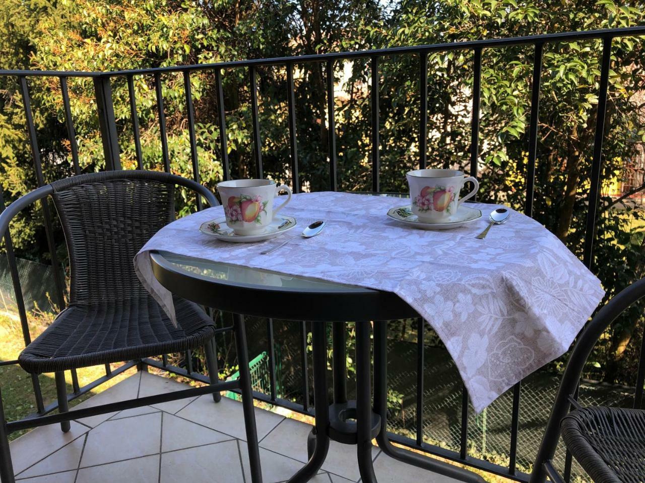 Magia Del Garda Apartment Castelnuovo del Garda Bagian luar foto