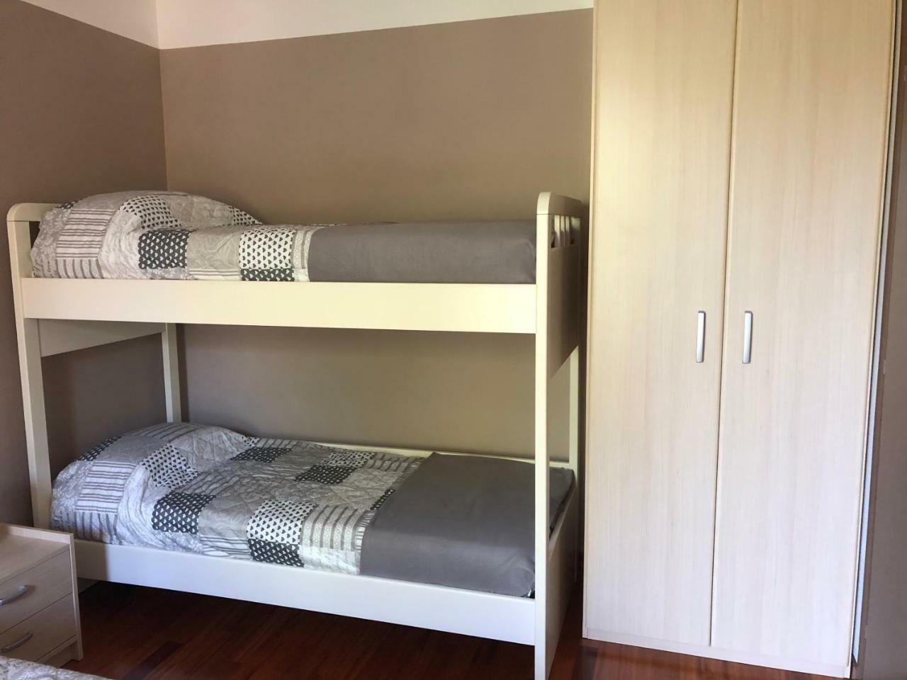 Magia Del Garda Apartment Castelnuovo del Garda Bagian luar foto